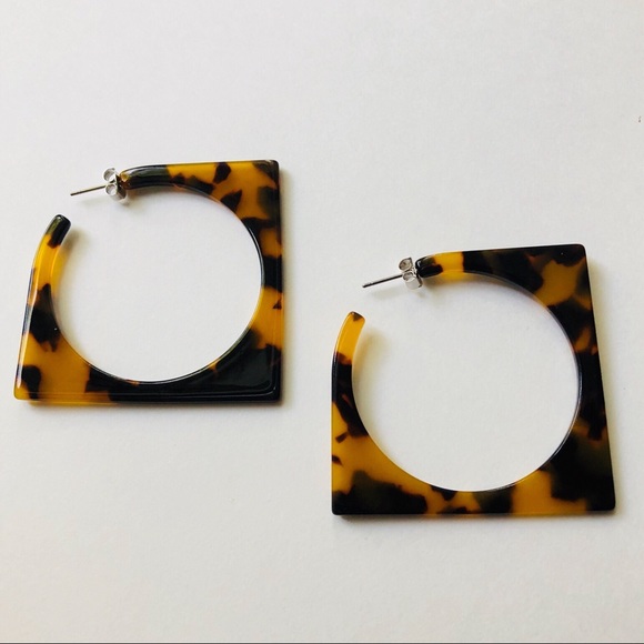 Jewelry - Squared hoop tortoiseshell acrylic earrings Jewelry - Squared hoop tortoiseshell acrylic earrings